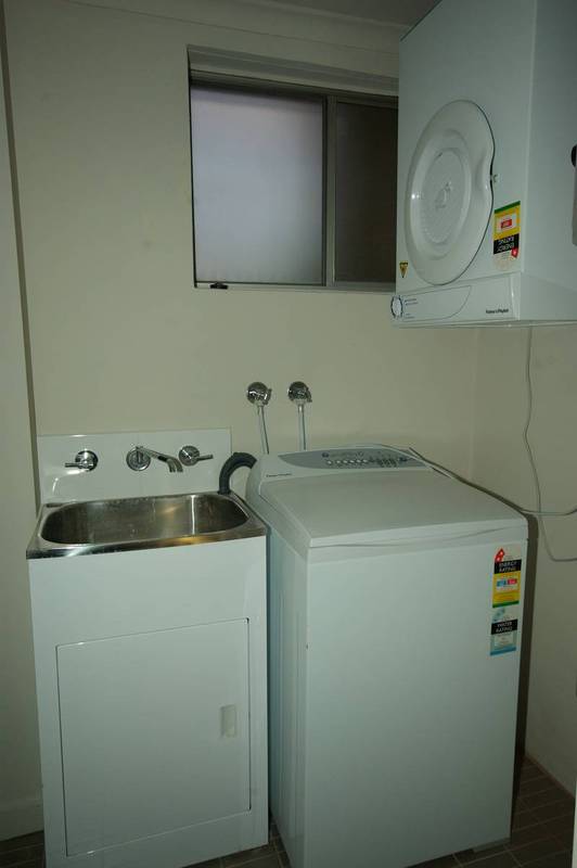 AS NEW 2 BEDROOM MID FLOOR APARTMENT Picture 3