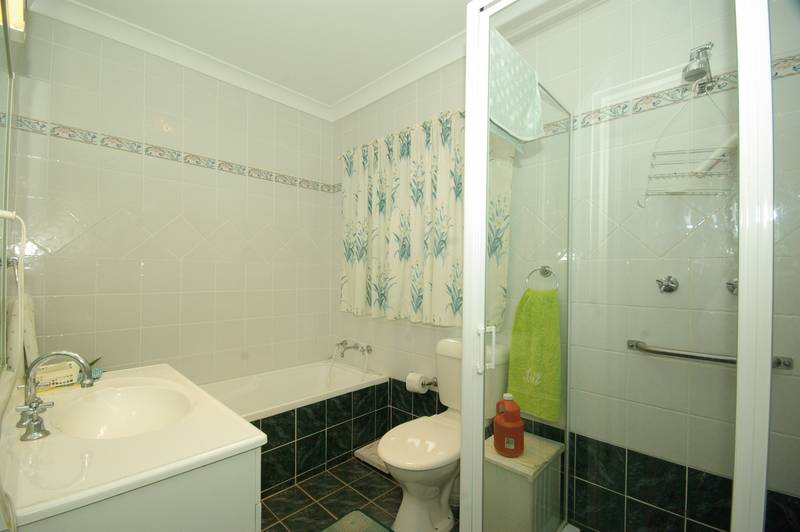 IMMACULATE CONDITION Picture 3