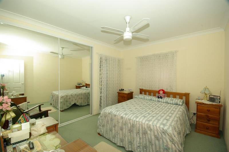 IMMACULATE CONDITION Picture 2
