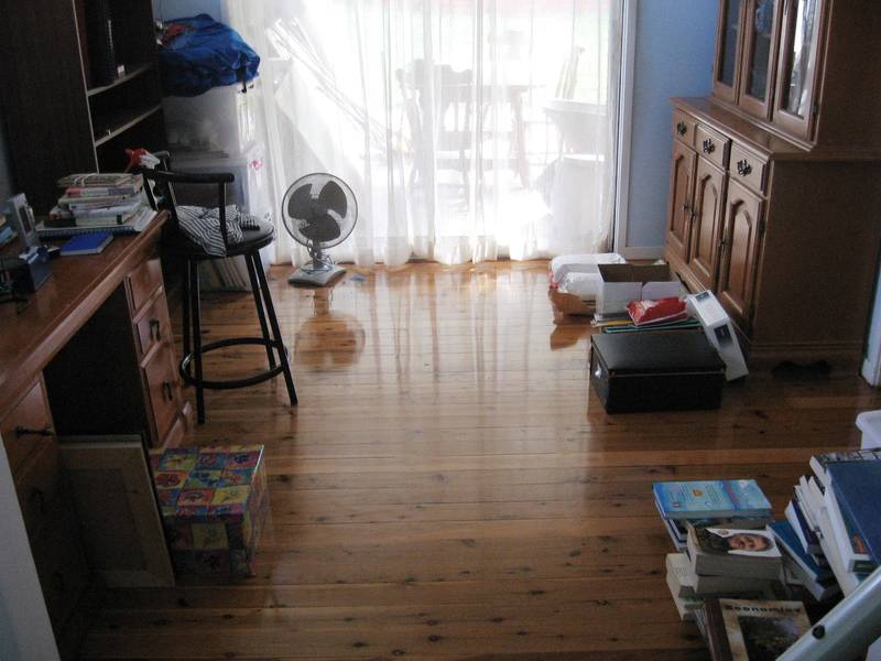 3 Bed + Self Contained Granny Flat Picture 3