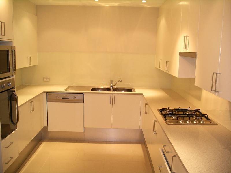LUXURY LIVING AT EASTWOOD Picture 3