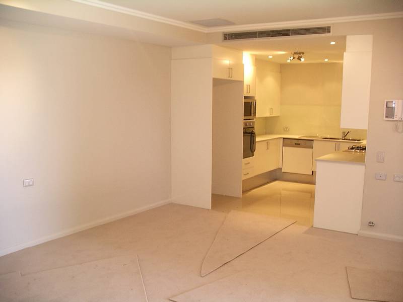 LUXURY LIVING AT EASTWOOD Picture 2