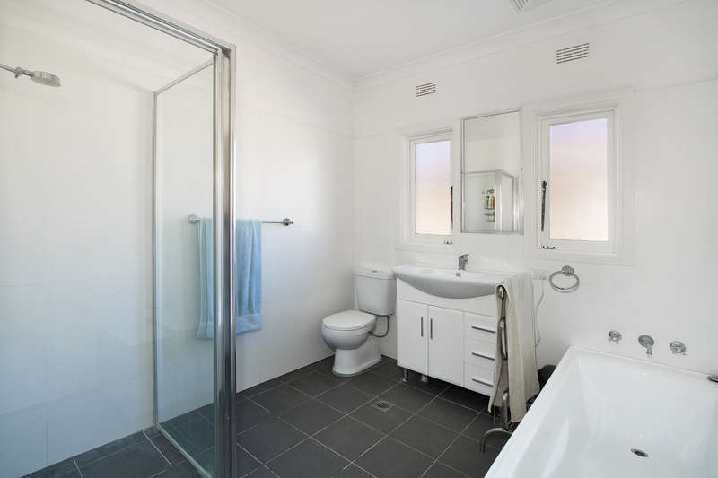 FULLY RENOVATED 3 BEDROOM HOME Picture 2