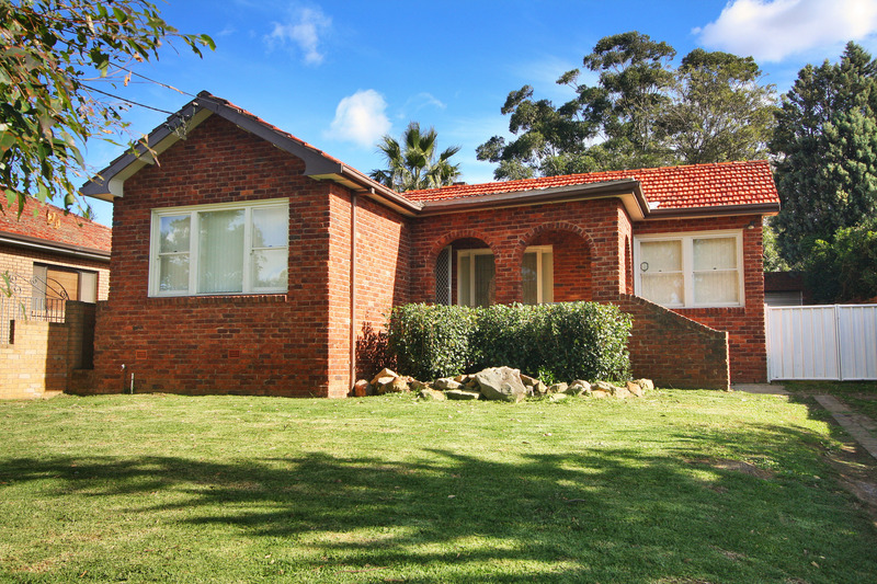 FULLY RENOVATED 3 BEDROOM HOME Picture 1