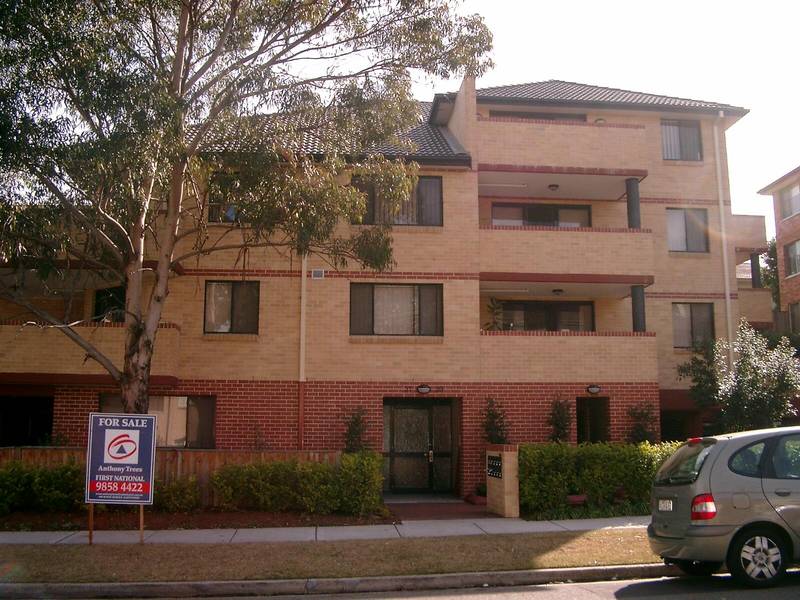MODERN 1 BEDROOM UNIT Picture 1