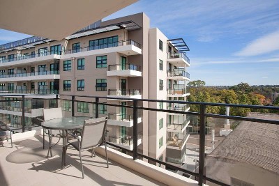 LUXURY APARTMENT - ALL AMENITIES AT YOUR DOOR Picture