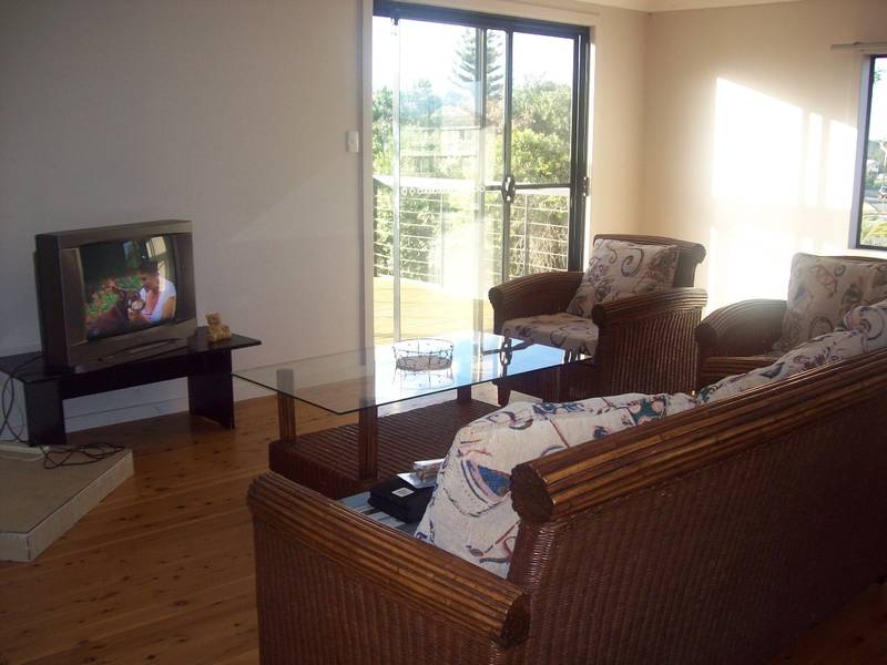 FULLY FURNISHED ROOMS / HOUSE AVAILABLE IN BIRUBI BEACH Picture 3