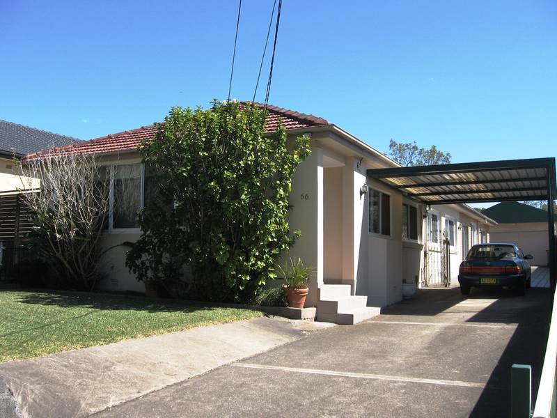 PLENTY OF SPACE FOR THE FAMILY Picture 1