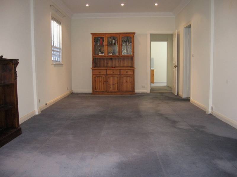 PLENTY OF SPACE FOR THE FAMILY Picture 2