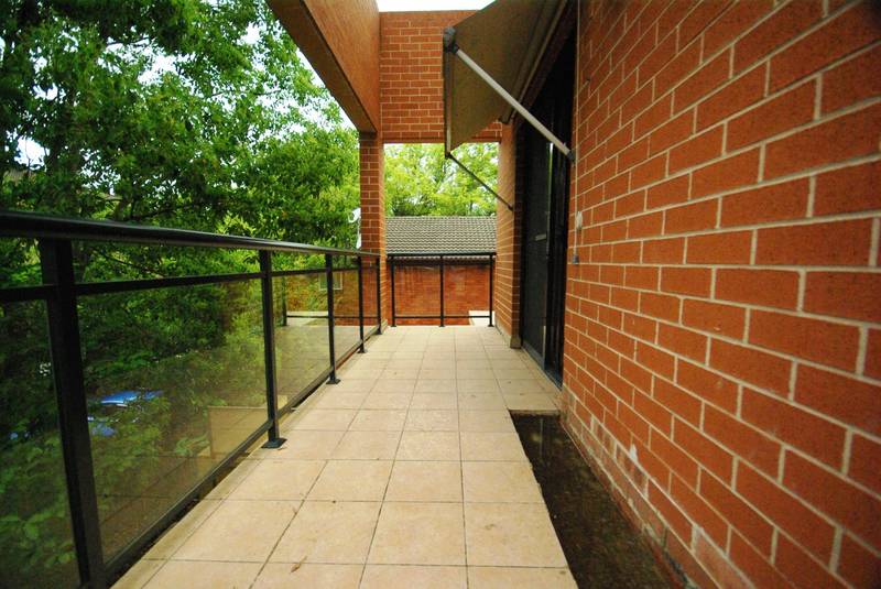 MODERN 2 BEDROOM UNIT Picture 2