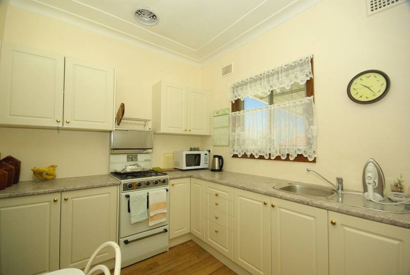 ABSOLUTELY SPARKLING Picture 3