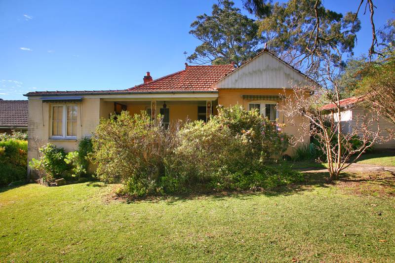 Land over 1200sqm, Renovate or rebuild Picture 1