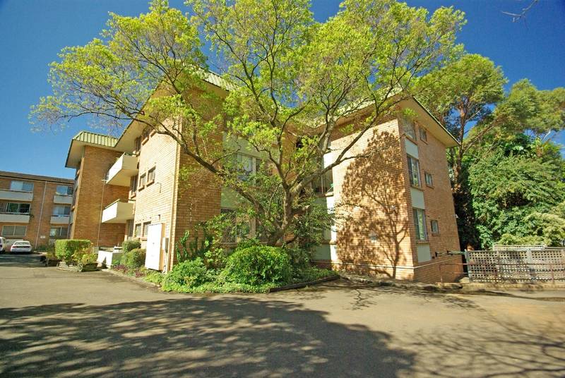 BRIGHT AFFORDABLE TWO BEDDER Picture 1