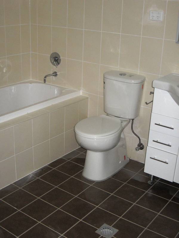 AS NEW 2 BEDROOM APARTMENT Picture 3