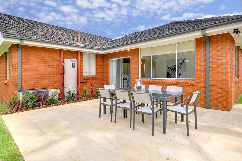 HIGH AND HANDSOME Picture 3