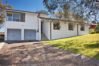 Family home with stunning views Picture