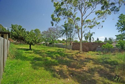 Secluded 814.9sqm vacant land with DA approved plans Picture