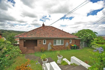 2 BEDROOM BRICK HOME Picture