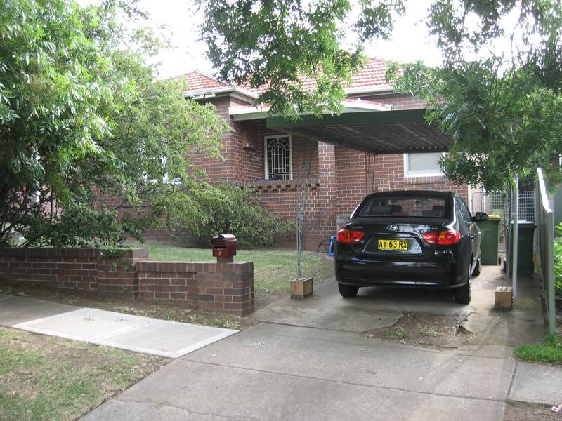 RENOVATED 2 BEDROOM + STUDY Picture 1