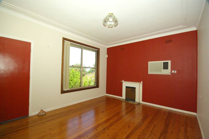 IDEAL 1ST HOME Picture 2