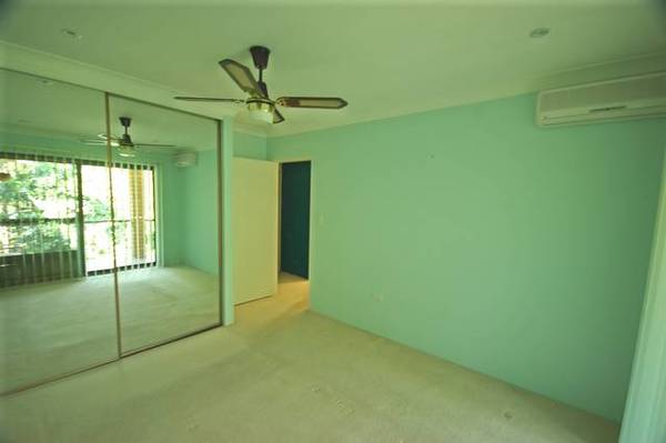 Large Renovated 2 Bedroom Unit - Treed Outlook Picture 2