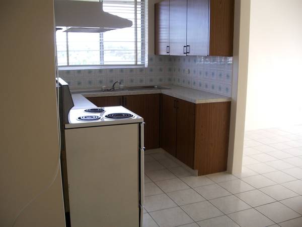 1 BEDROOM TOP FLOOR UNIT Picture 2