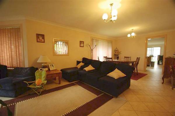 Spacious Villa Home Picture 3