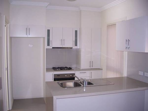 AS NEW 2 BEDROOM VILLA Picture 3