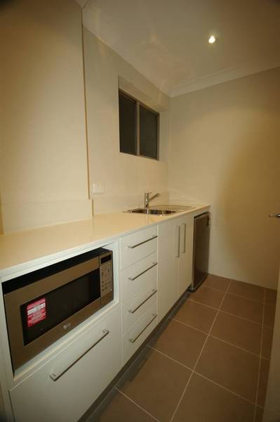 MODERN OFFICE SUITE Picture 3