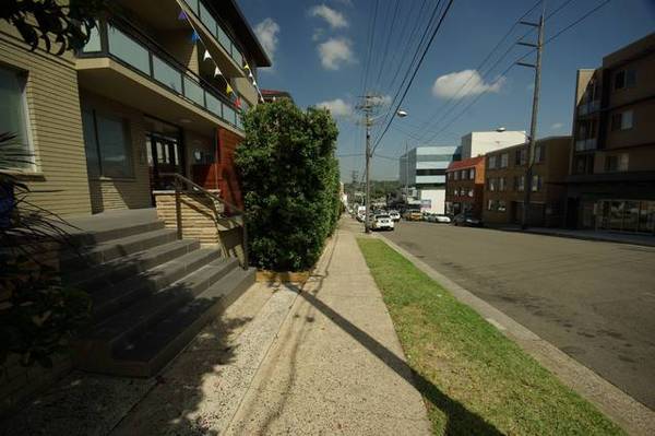 MODERN OFFICE SUITE Picture 1