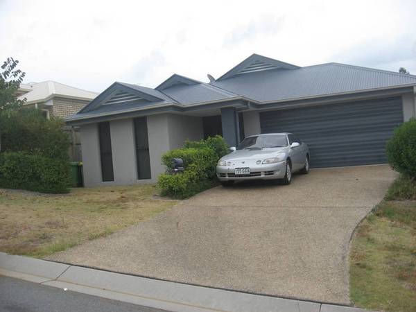 Investment Home at Springfield Lakes Picture 1