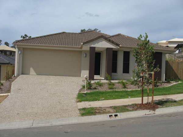 Air conditioning in family/dining room & in main bedroom. Come and inspect Friday 15/08 @ 4.15pm Meet at the porperty, a Picture 1