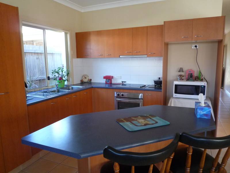 To suit 1st home buyer or Investor!! Picture 3