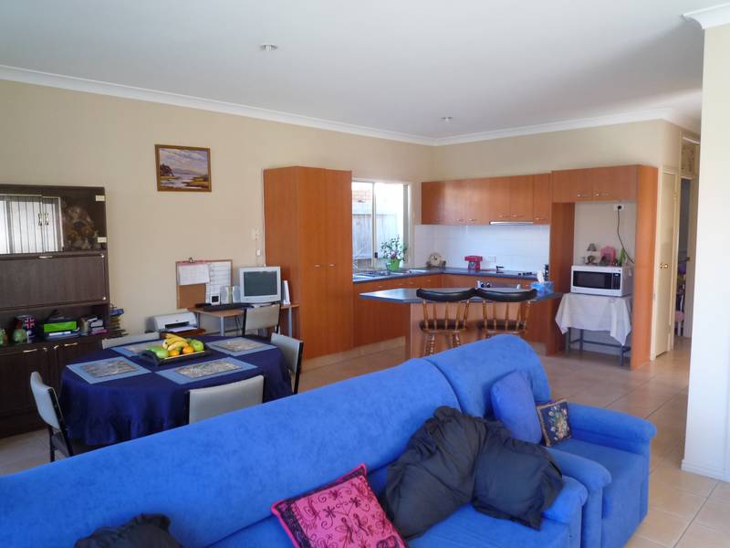 To suit 1st home buyer or Investor!! Picture 2