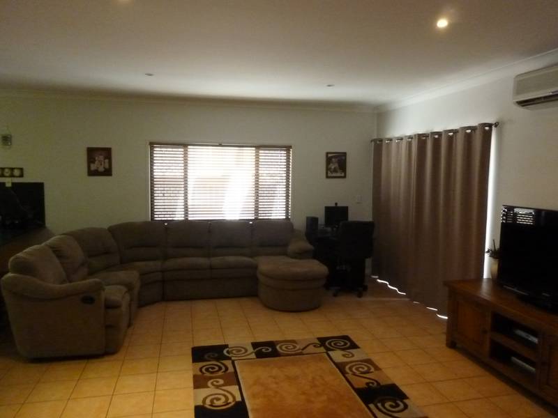 PRICE REDUCED, MUST SELL! Picture 3