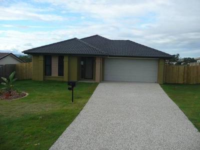 Beautiful modern home in new Estate! Picture