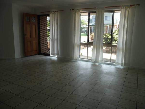 MOVE IN NEXT WEEK!! Picture 3