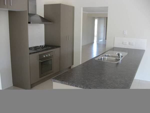 51 Bassili Drive Picture 2