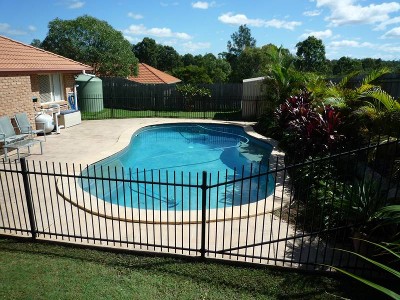 Sparkling In-Ground Pool + Air/Con Picture