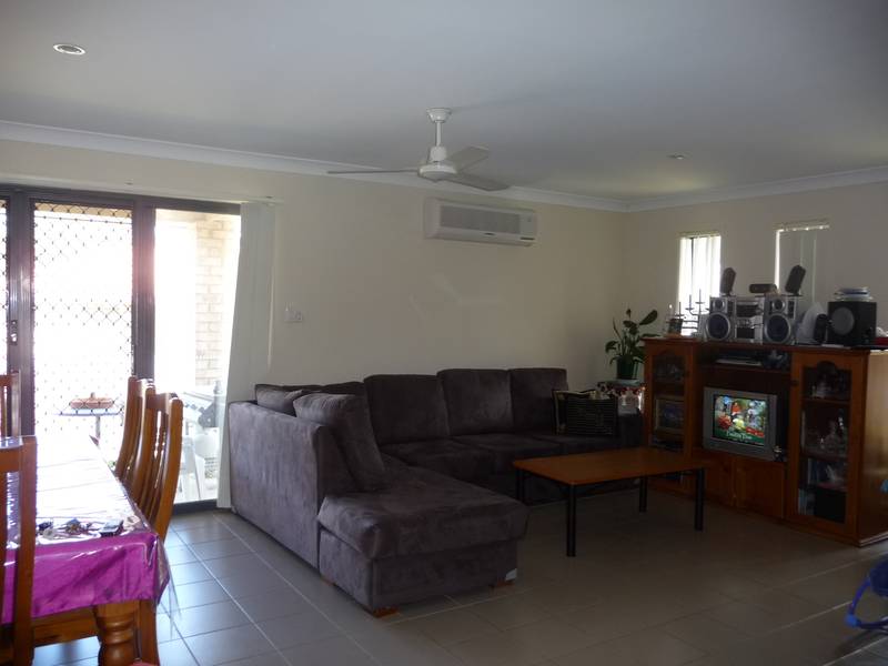 LIKE BRAND NEW Picture 2