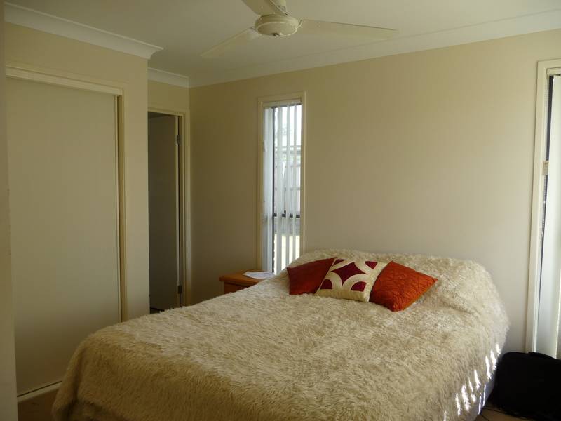 LIKE BRAND NEW Picture 3