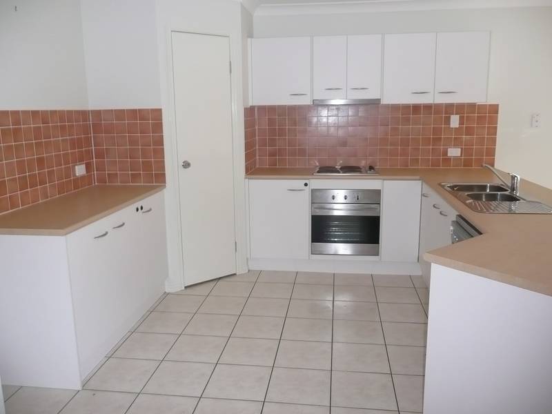 4 Casement Court, Collingwood Park Picture 2