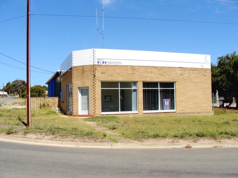 COMMERCIAL PREMISES FOR LEASE Picture 1