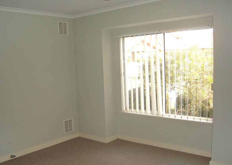 Spacious 2 bedroom unit - Marina Picture 3