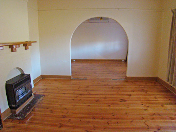 Circa 1925 Bungalow Picture