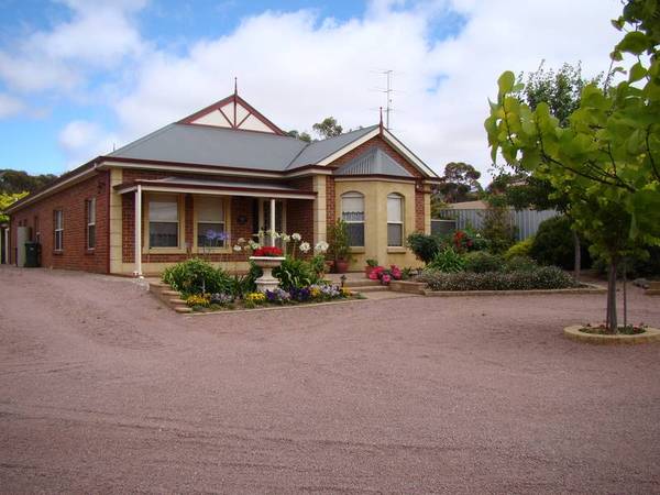 Country Living Within City Limits Picture 2