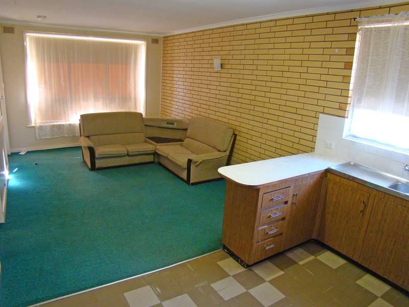 NEW PRICE!! Community Titled Unit with Tiled Roof & Carport Picture 2