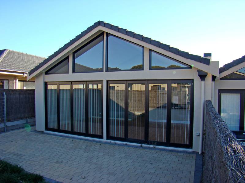 Comfortable Marina Living! Picture 3