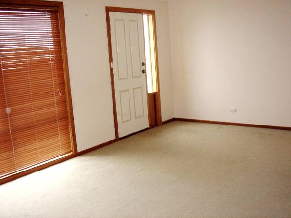 POSITION... LIFESTYLE... CONVENIENCE... Picture 3