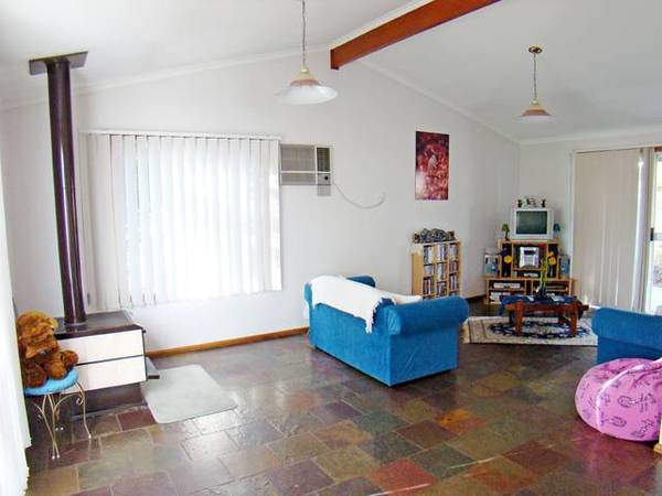 Neat & Tidy Kirton Point Home Picture